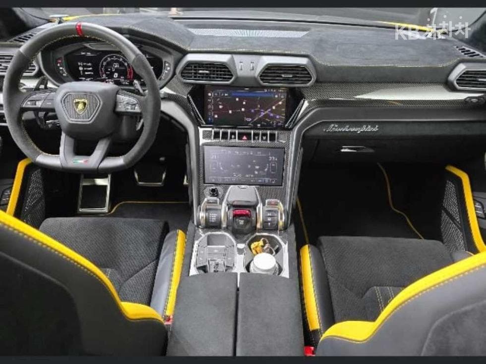 람보르기니 우루스퍼포만테 4.0 V8 - 7