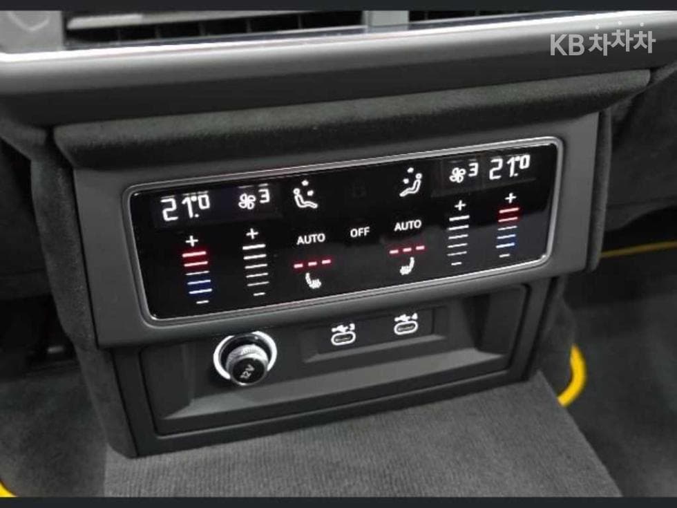 람보르기니 우루스퍼포만테 4.0 V8 - 17