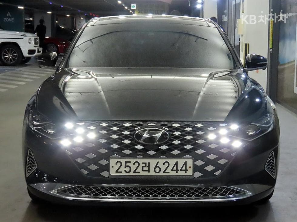 Hyundai The New (facelift) Grandeur (Azera)3.3 Calligraphy - 2