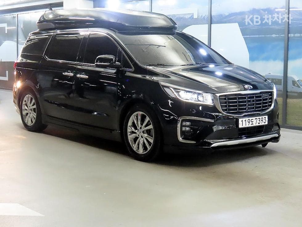 Kia The New (facelift) Carnival High Limousine (Carnival) 2.2 Diesel 9-seater Noblesse Special (special feature/edition) - Image 1