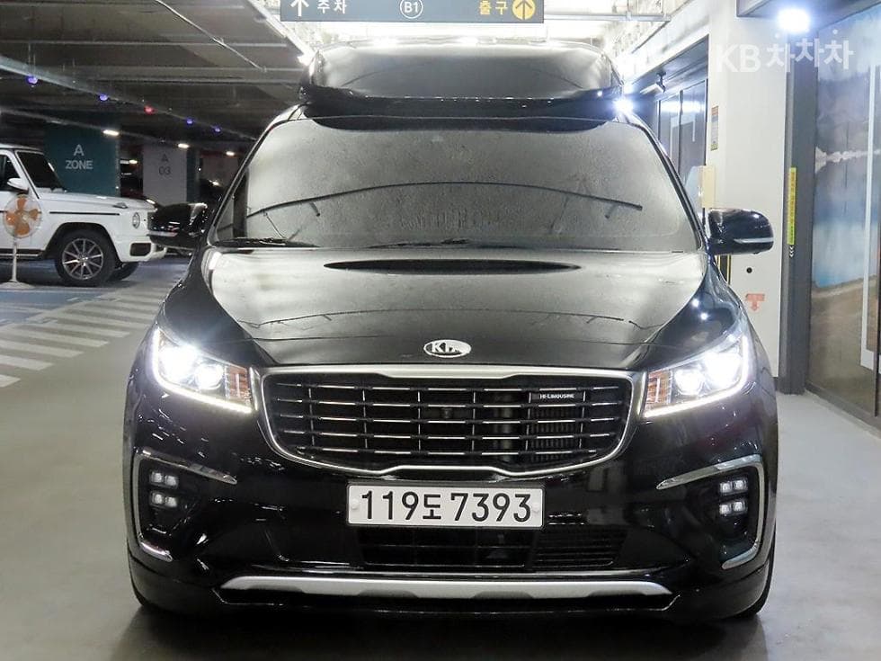 Kia The New (facelift) CarnivalHigh Limousine (Carnival) 2.2 Diesel 9-seater Noblesse Special (special feature/edition) - 2
