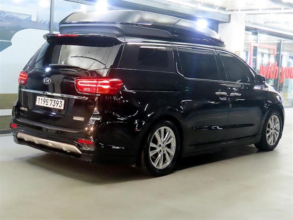 Kia The New (facelift) CarnivalHigh Limousine (Carnival) 2.2 Diesel 9-seater Noblesse Special (special feature/edition) - 4