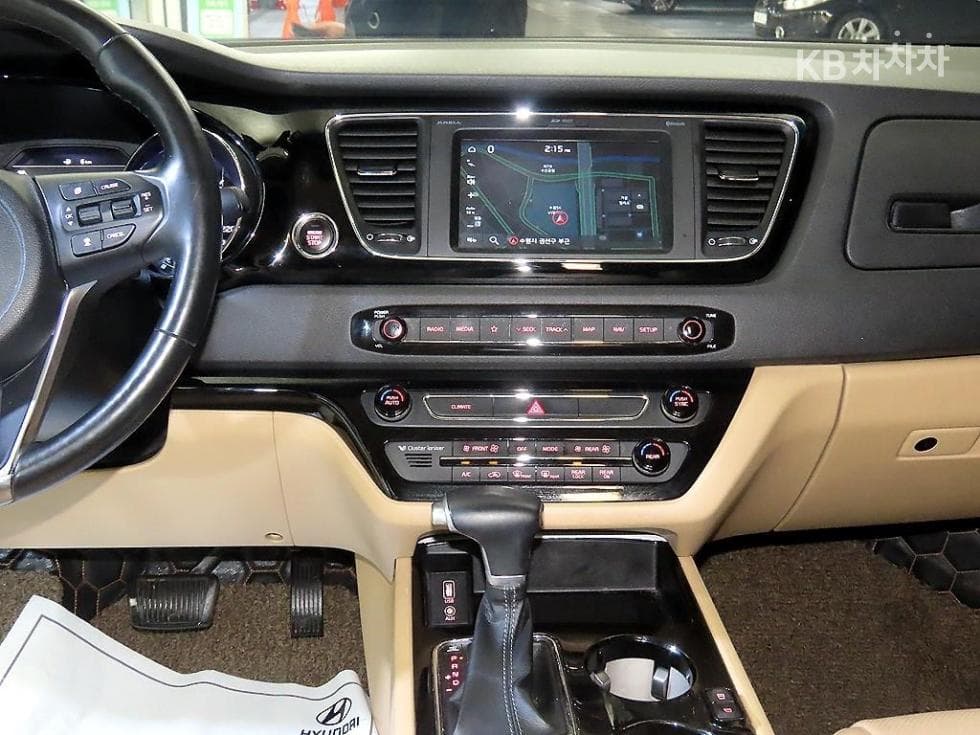 Kia The New (facelift) CarnivalHigh Limousine (Carnival) 2.2 Diesel 9-seater Noblesse Special (special feature/edition) - 11