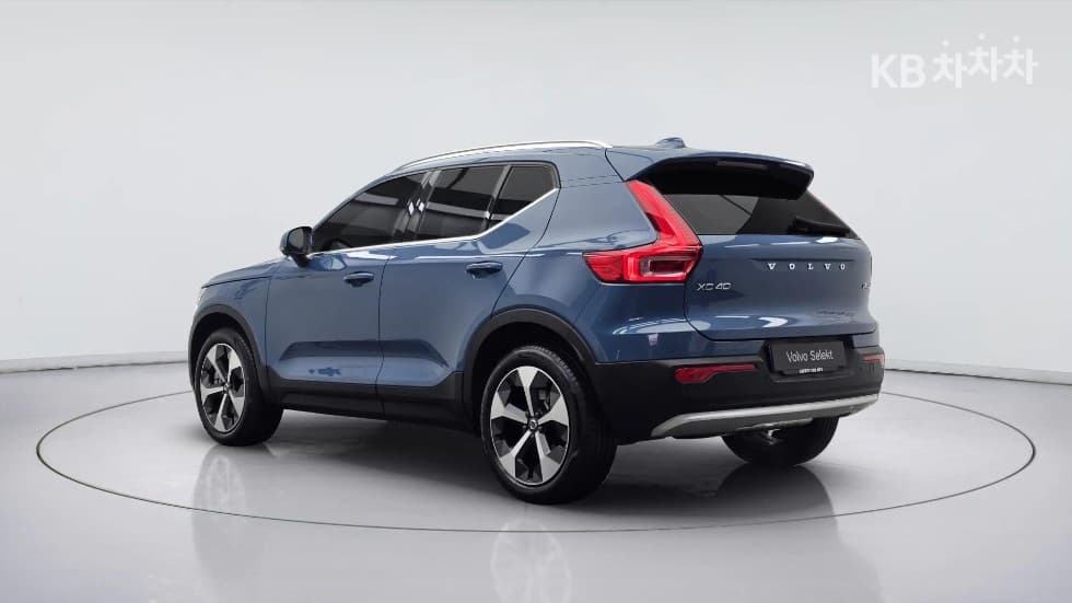 Volvo XC40B4 AWD Ultra Bright - 2
