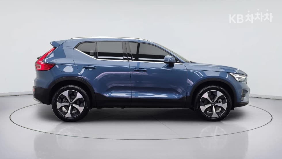 Volvo XC40B4 AWD Ultra Bright - 3