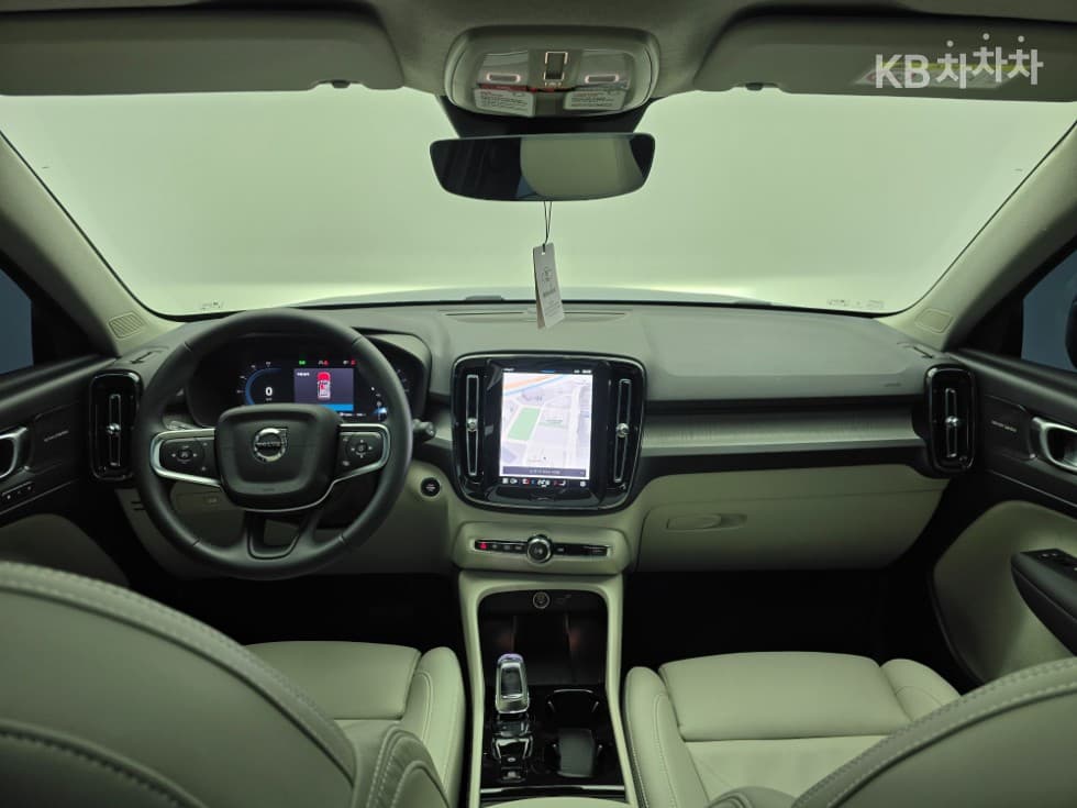Volvo XC40B4 AWD Ultra Bright - 6