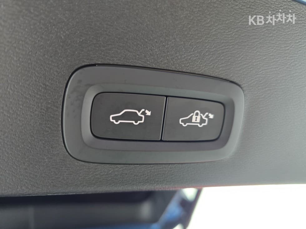 Volvo XC40B4 AWD Ultra Bright - 16