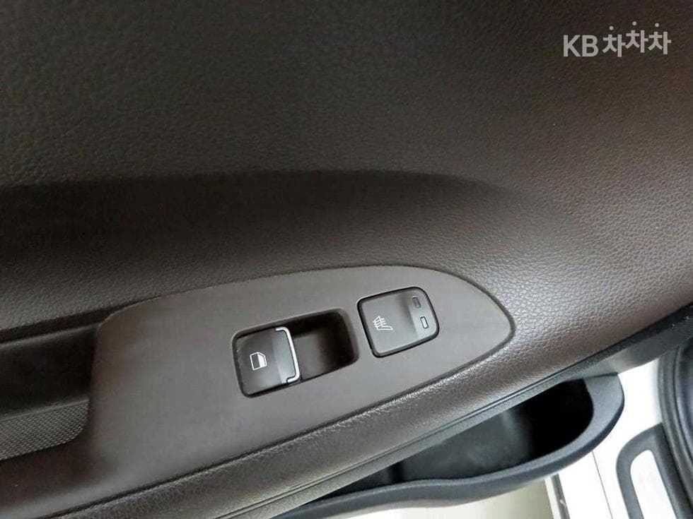 Hyundai Grandeur (Azera)IG2.4 Premium Standard - 18