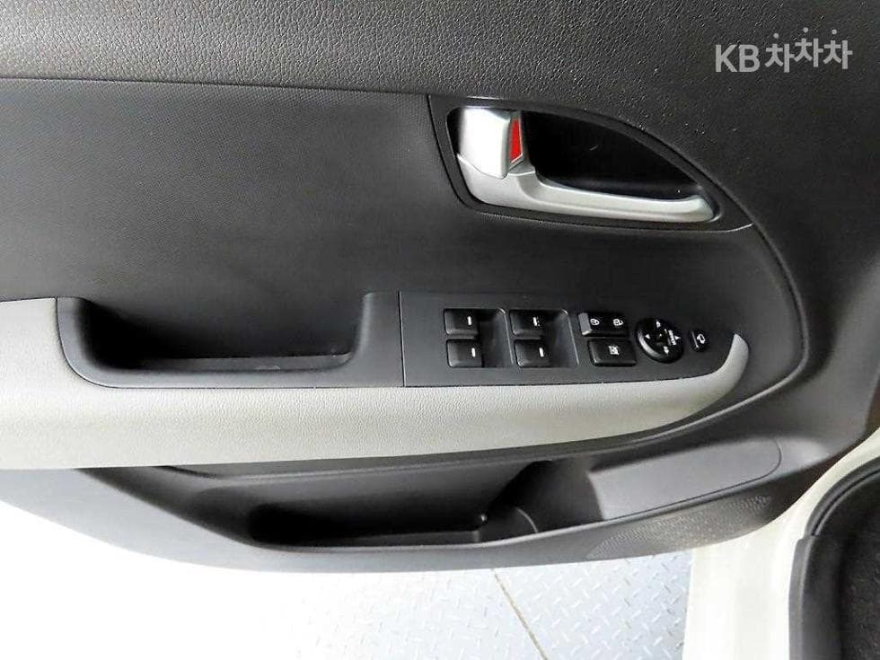 Kia The New (facelift) Kia Ray (van)1.0 Gasoline Trendy - 11