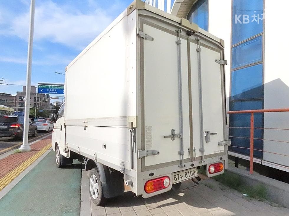 Hyundai Porter 2Extra Long Super Cab Wing Body Manual PLUS - 4