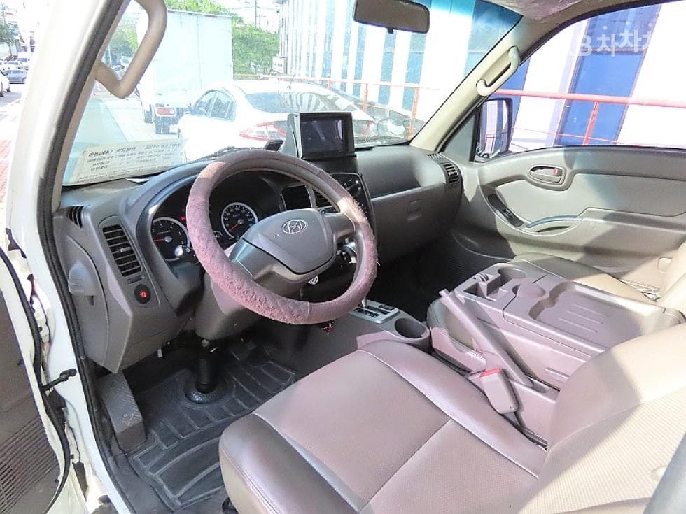 Hyundai Porter 2Extra Long Super Cab Wing Body Manual PLUS - 6