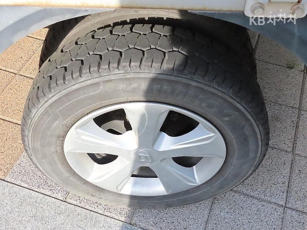 Hyundai Porter 2Extra Long Super Cab Wing Body Manual PLUS - 18