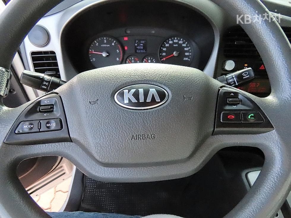 Kia Bongo 3 (light truck)1 Ton Extra Long King Cab CRDi - 17