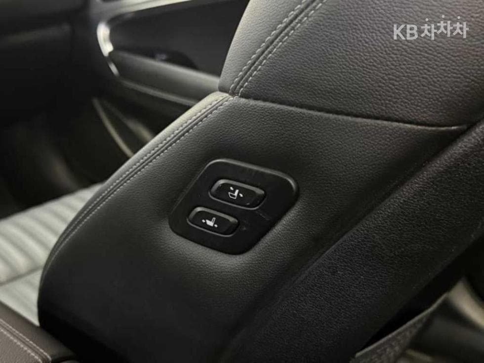 Genesis G702.0T AWD Elite - 16