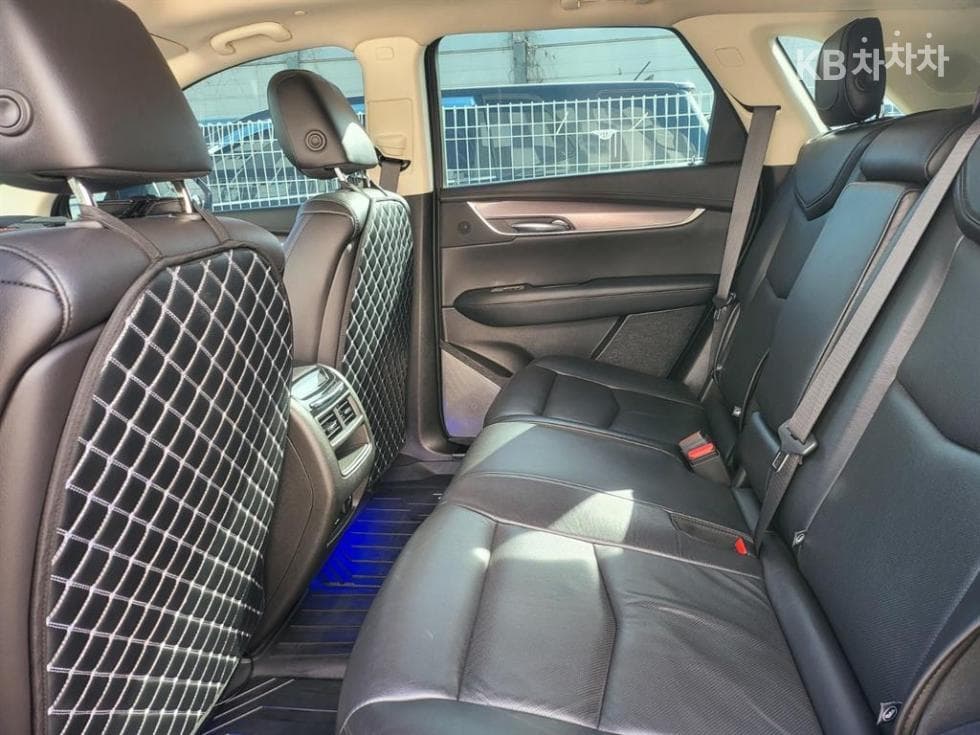 캐딜락 XT53.6 Premium - 6
