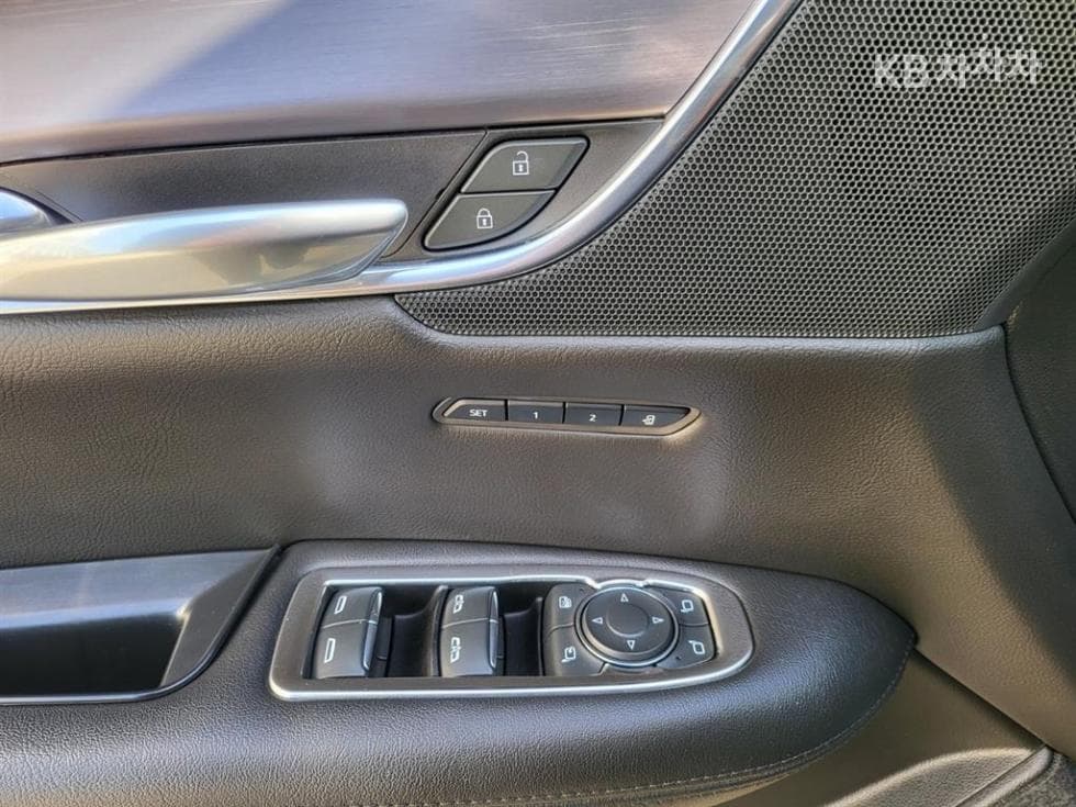 캐딜락 XT53.6 Premium - 12