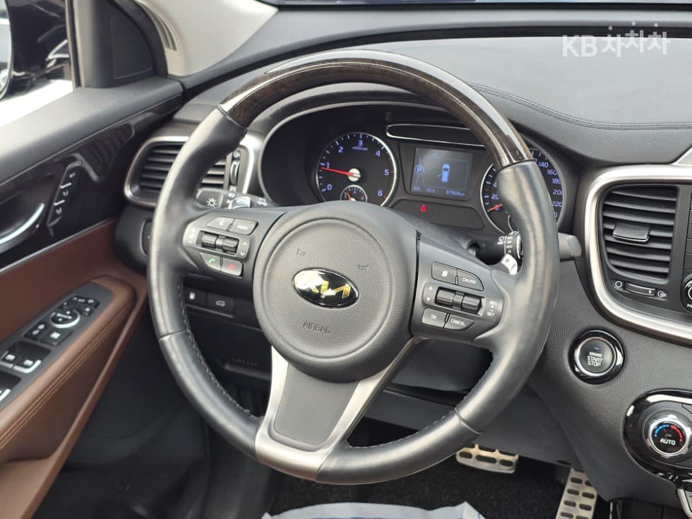 Kia All NewSorentoDiesel 2.0 2WD Noblesse Special (special feature/edition) - 11