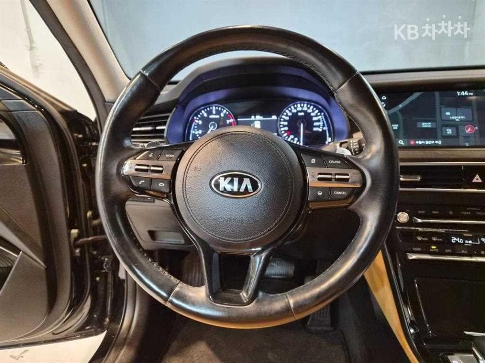 Kia K7 Premiere3.0 GDi Signature - 8