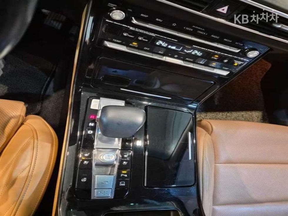 Kia K7 Premiere3.0 GDi Signature - 16