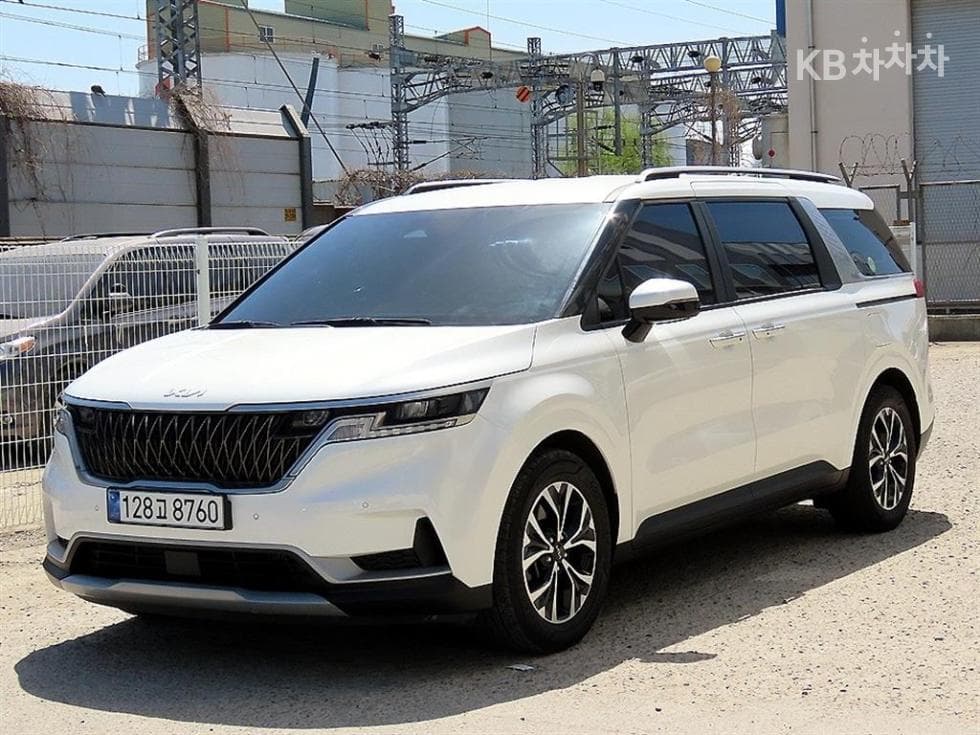 Kia Carnival 4th generationD2.2 9-seater Prestige - 2