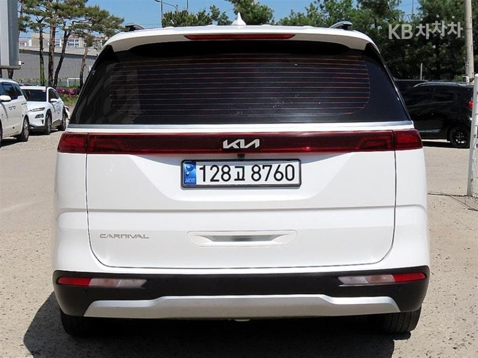 Kia Carnival 4th generationD2.2 9-seater Prestige - 4