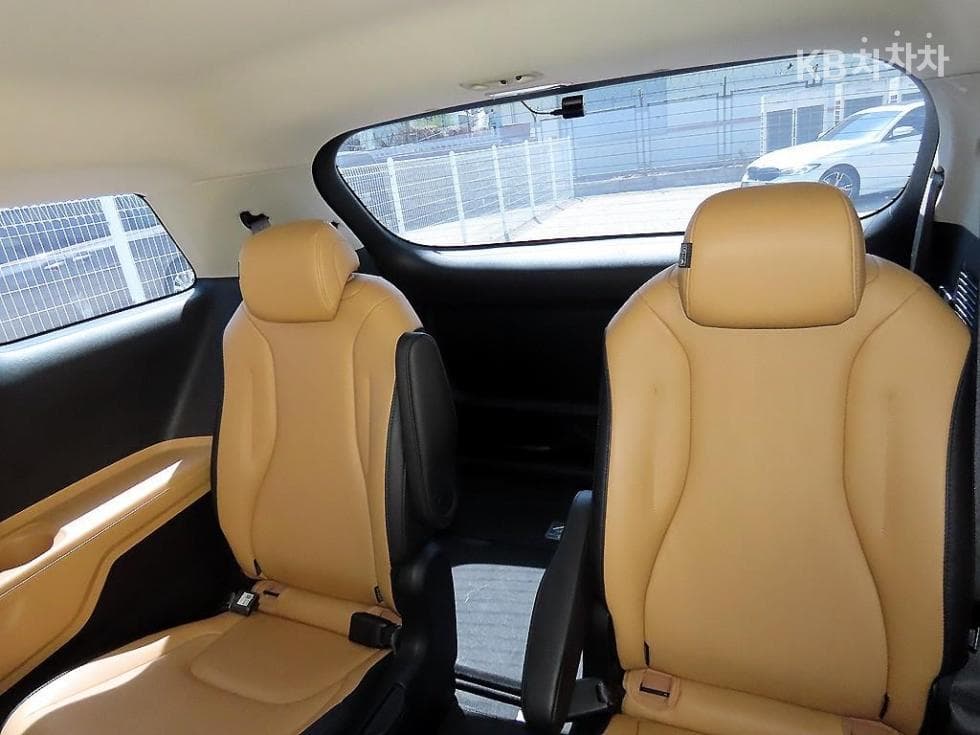 Kia Carnival 4th generationD2.2 9-seater Prestige - 7