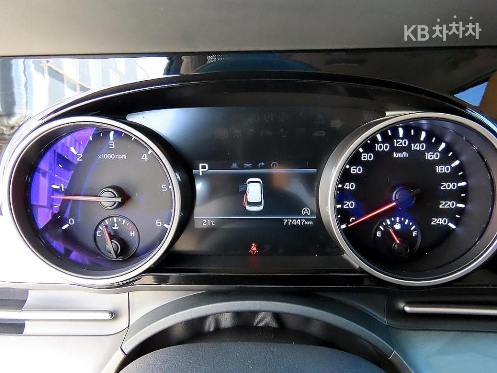 Kia Carnival 4th generationD2.2 9-seater Prestige - 10
