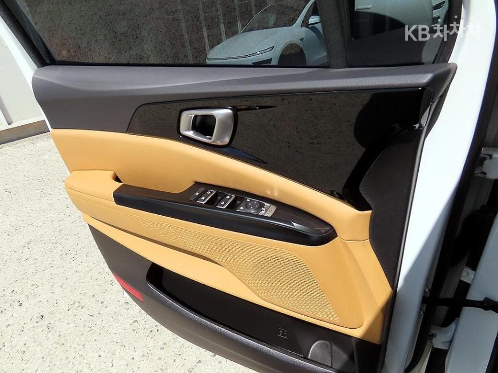 Kia Carnival 4th generationD2.2 9-seater Prestige - 12