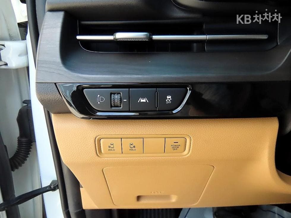 Kia Carnival 4th generationD2.2 9-seater Prestige - 13