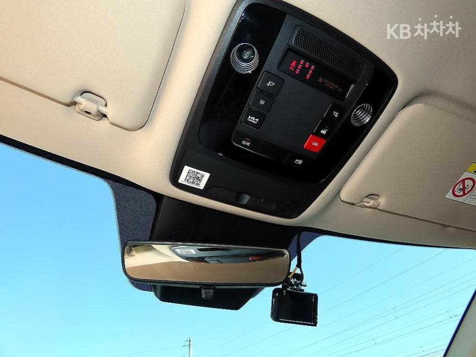 Kia Carnival 4th generationD2.2 9-seater Prestige - 16