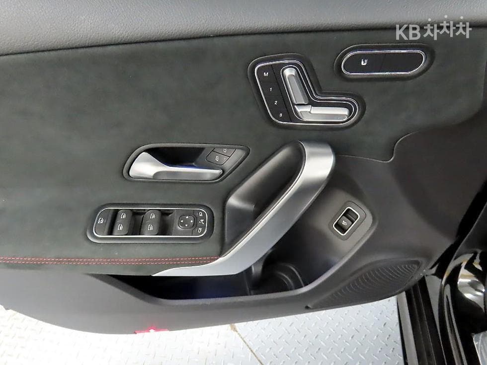 Mercedes-Benz A클래스(W177)AMG A35 4Matic - 11