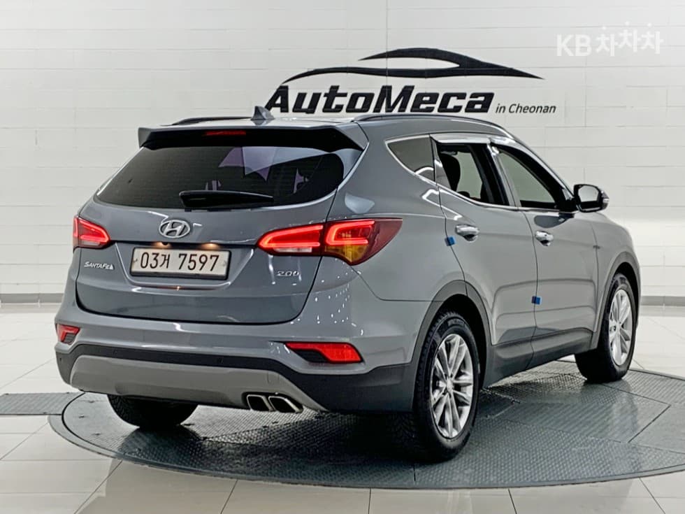 Hyundai Santa Fe The PrimeDiesel Hyundai R-engine 2.0 diesel 2WD 5-seater Value Plus - 2