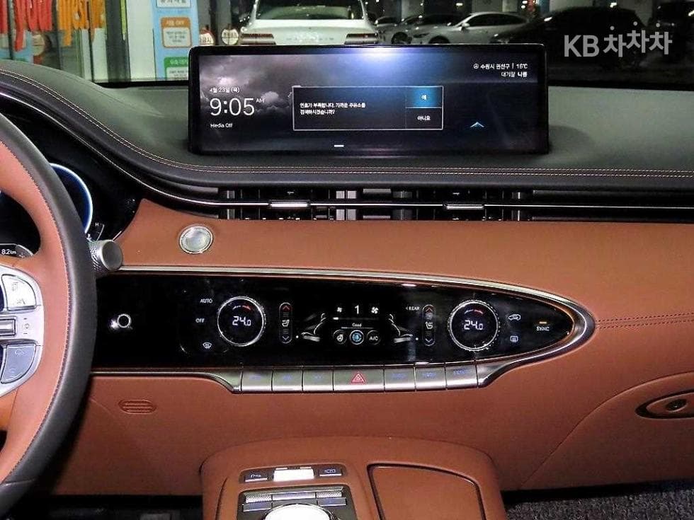 Genesis GV70Gasoline 2.5T AWD - 11
