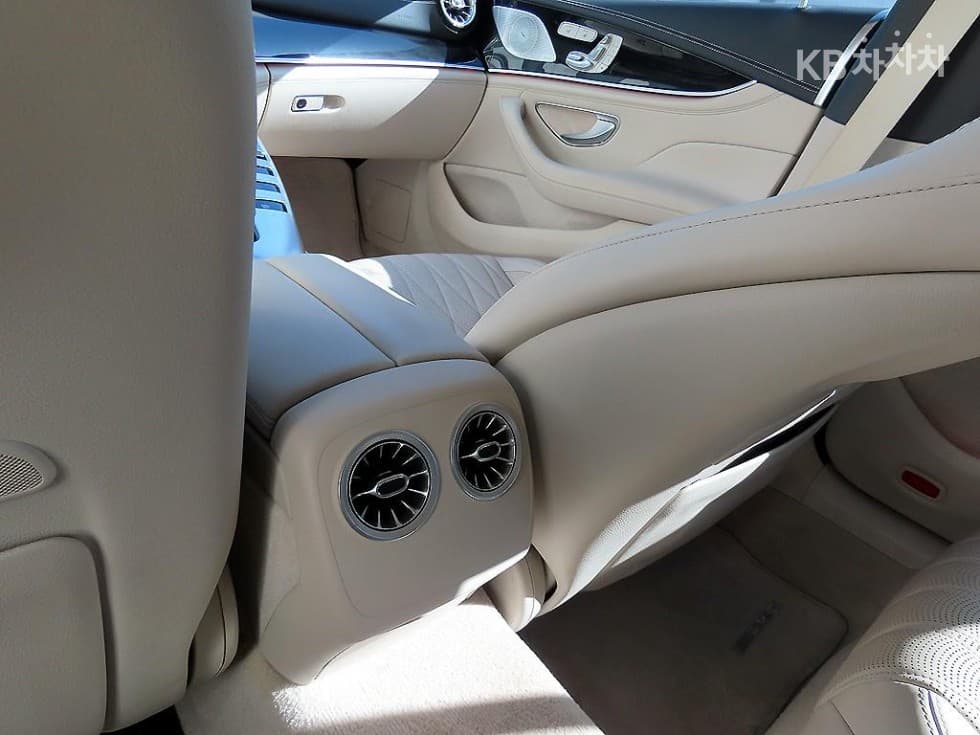 Mercedes-Benz AMG GTGT 4door 43 4MATIC+ Standard - 13