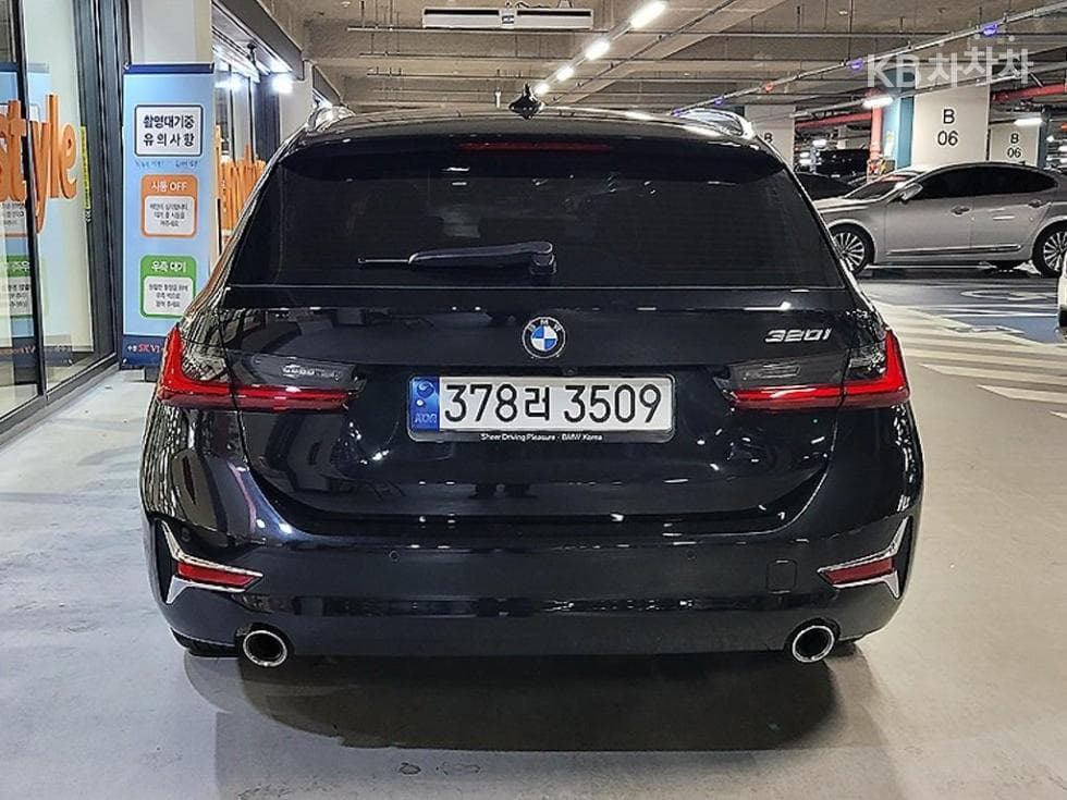 BMW 3 Series (G20)320i Touring Luxury Line - 5