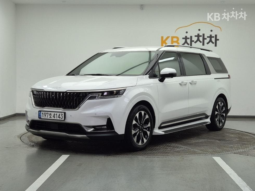 Kia Carnival 4th generation G3.5 GDI 9-seater Noblesse - Image 1