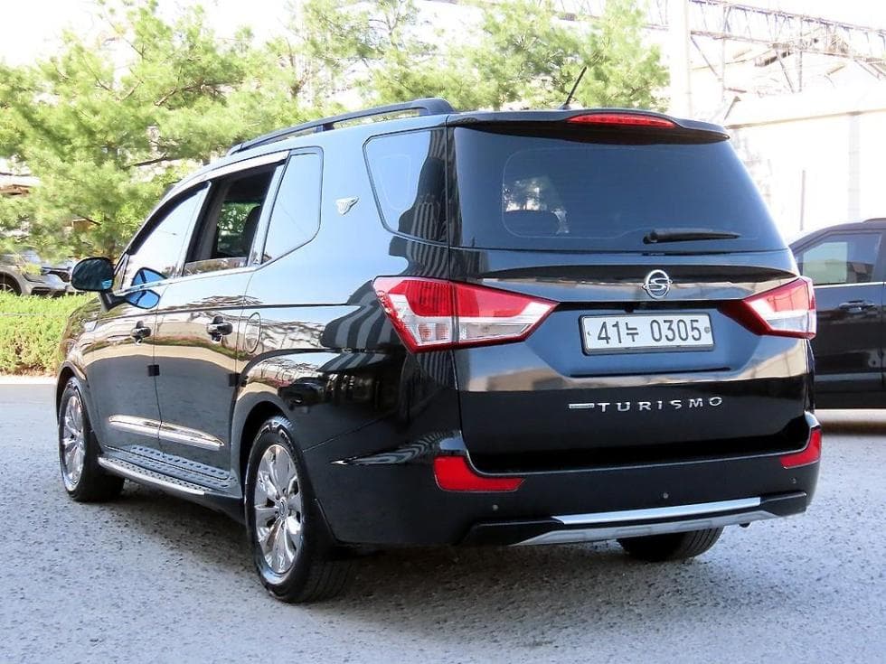 KG Mobility 코란도 투리스모9-seater 4WD TX - 3