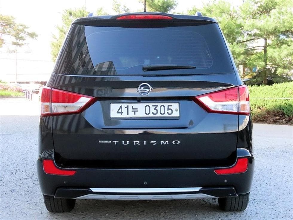 KG Mobility 코란도 투리스모9-seater 4WD TX - 4