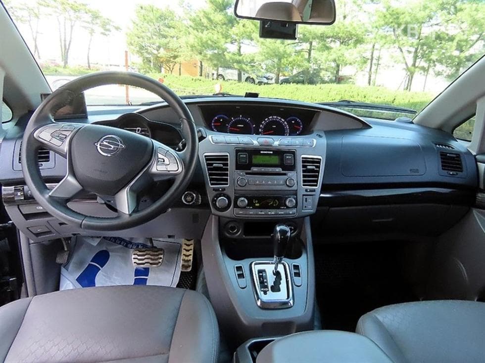 KG Mobility 코란도 투리스모9-seater 4WD TX - 7