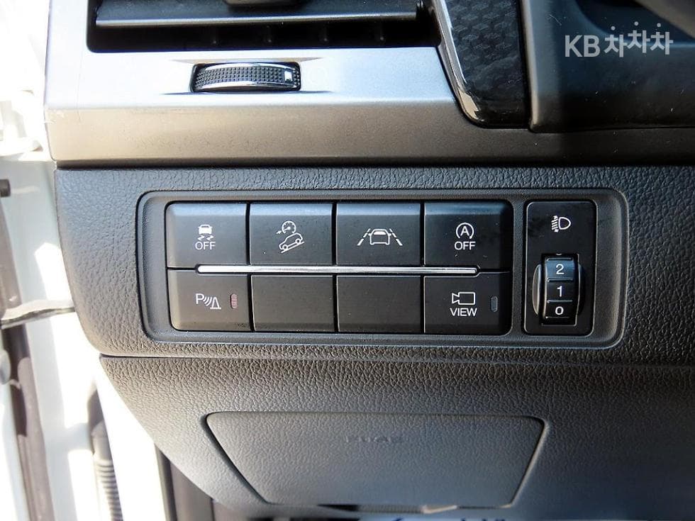 KG Mobility The New (facelift) Rexton Sports Khan2.2 4WD 익스페디션 - 11