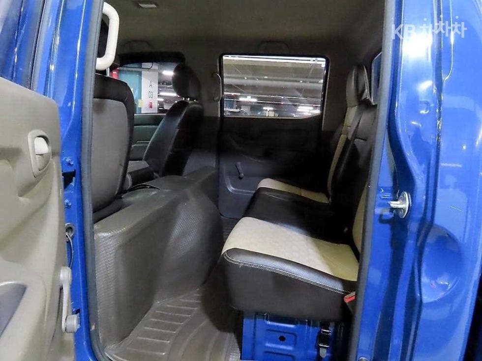 Hyundai Porter 2Extra Long Double Cab CRDi Smart - 8