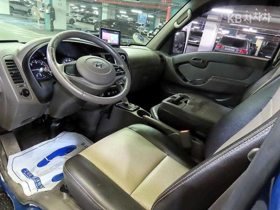 Hyundai Porter 2Extra Long Double Cab CRDi Smart - 11