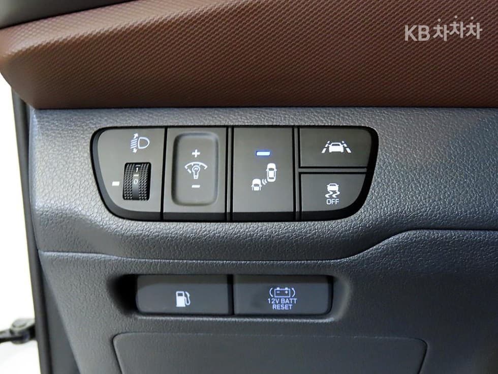 Hyundai The New (facelift) IONIQ (Original Model)Q - 16