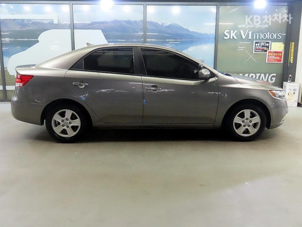 Kia Forte1.6 GDI Luxury Eco (economy trim)Plus - 3