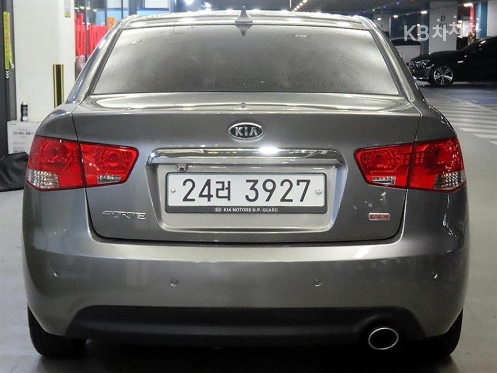Kia Forte1.6 GDI Luxury Eco (economy trim)Plus - 5