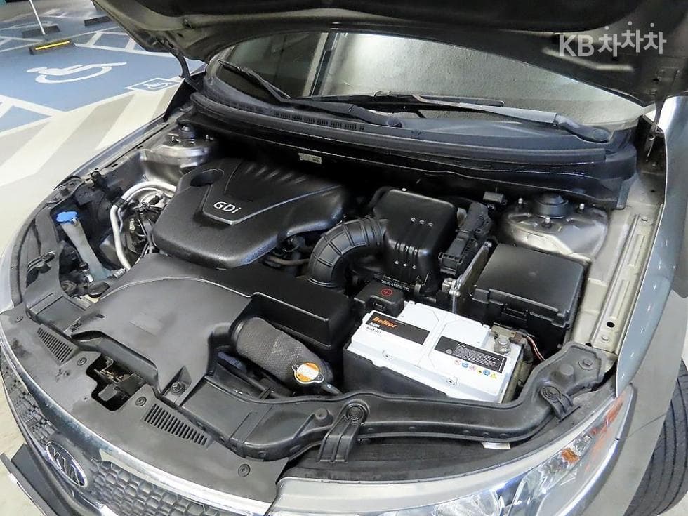 Kia Forte1.6 GDI Luxury Eco (economy trim)Plus - 18
