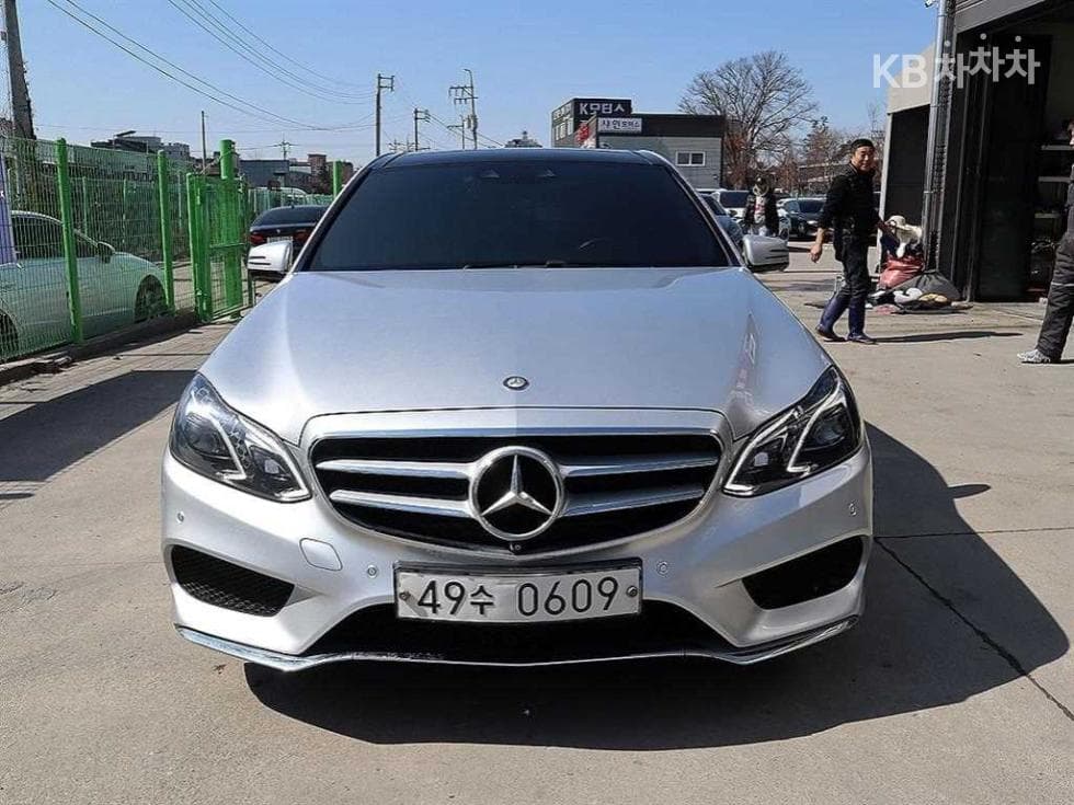 Mercedes-Benz New E-Class E350 블루텍 4매틱 W212(14~) - Image 1