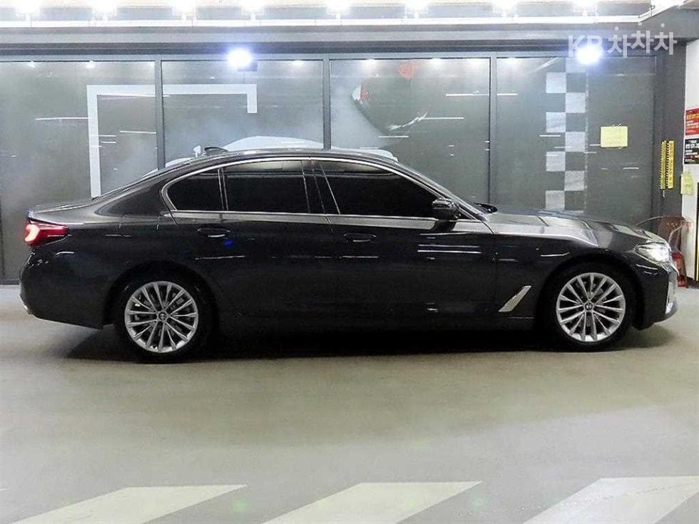 BMW 올New5 Series (G30)523d xDrive Luxury - 3