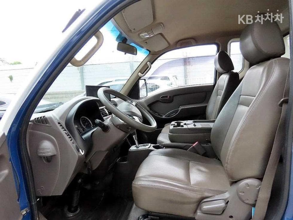 Hyundai Porter 2Extra Long Super Cab CRDi DLX Standard - 7