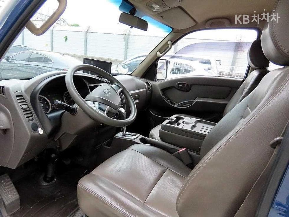 Hyundai Porter 2Extra Long Super Cab CRDi DLX Standard - 8